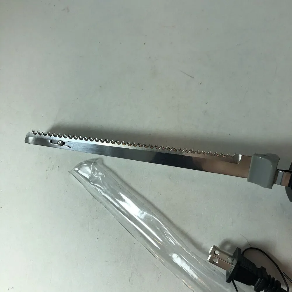 Elite Cuisine‎ Electric Knife Model EK-570B Stainless Steel Serrated Blades D3